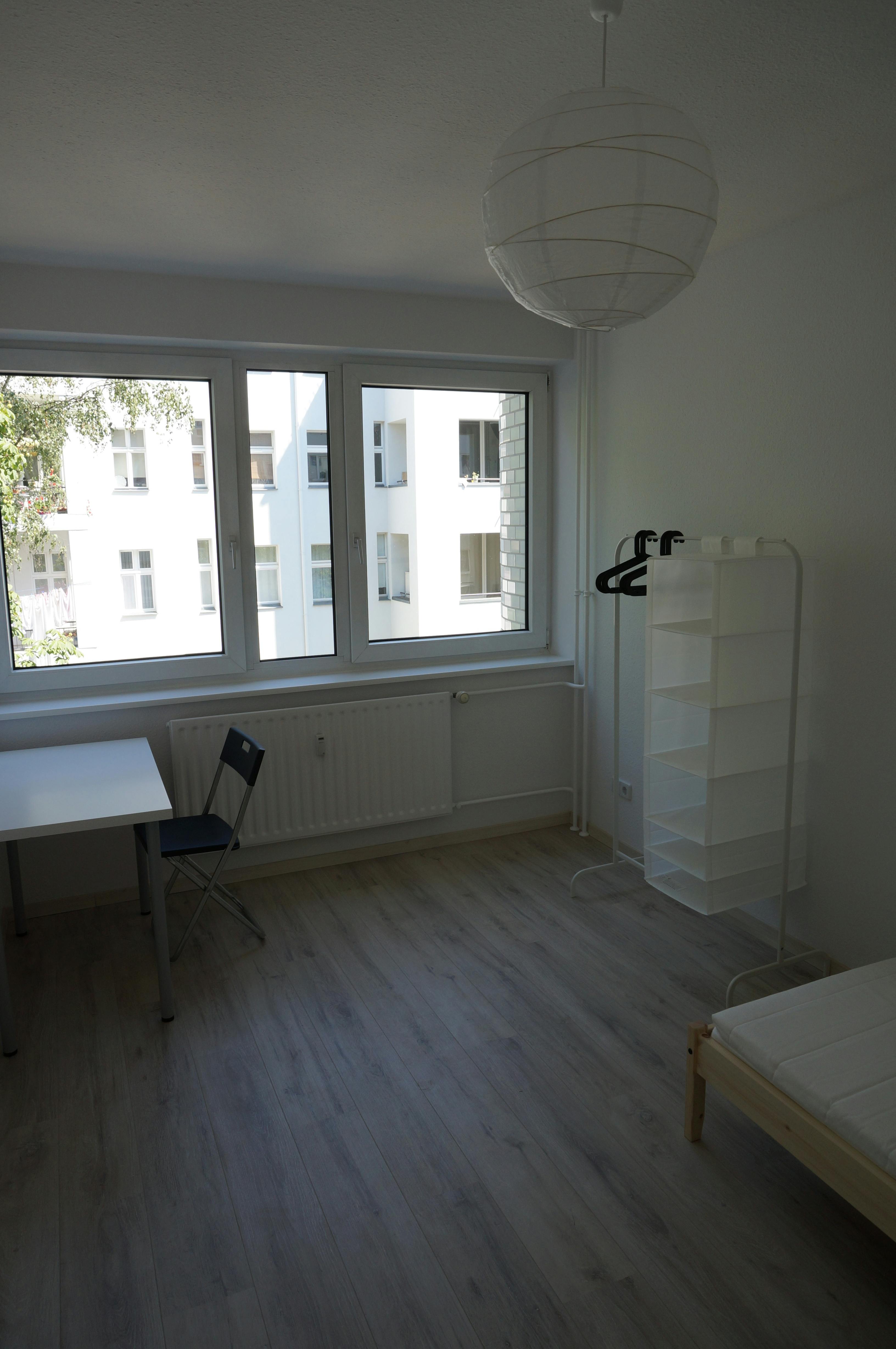 Koloniestraße, Berlin preview