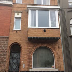 Private room for rent for €300 per month in Kortrijk, Wagenmakersstraat