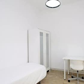 Private room for rent for €485 per month in Barcelona, Carrer de la Portaferrissa