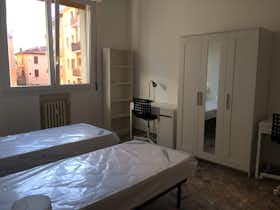 Habitación compartida en alquiler por 360 € al mes en Bologna, Via Fossolo