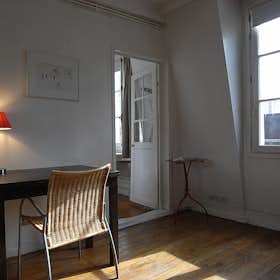 Apartment for rent for €1,550 per month in Paris, Rue Princesse