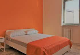 Private room for rent for €450 per month in Bari, Viale Ennio Quinto