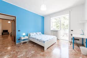 Privé kamer te huur voor € 470 per maand in Bari, Viale Ennio Quinto