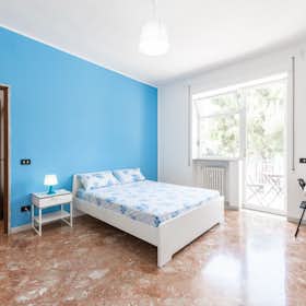 Chambre privée à louer pour 470 €/mois à Bari, Viale Ennio Quinto