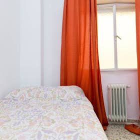 Private room for rent for €311 per month in Granada, Calle Pedro Antonio de Alarcón