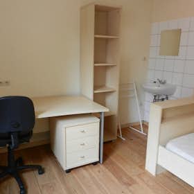 Приватна кімната за оренду для 228 EUR на місяць у Kortrijk, Doorniksewijk