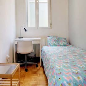Private room for rent for €520 per month in Madrid, Calle de Santa Isabel