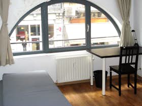 Отдельная комната сдается в аренду за 695 € в месяц в Brussels, Antoine Dansaertstraat