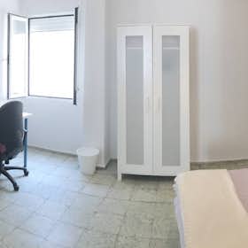 Private room for rent for €280 per month in Córdoba, Calle Pedro López