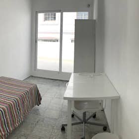Private room for rent for €260 per month in Córdoba, Calle Pedro López