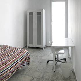 Private room for rent for €275 per month in Córdoba, Calle Pedro López