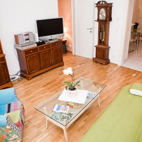 Apartment for rent for €1,690 per month in Vienna, Pezzlgasse