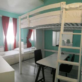 Shared room for rent for €340 per month in Florence, Via Taddea
