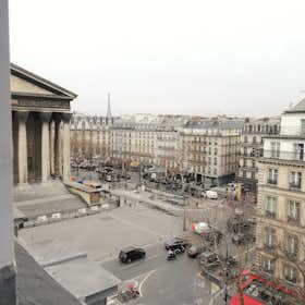 Studio for rent for €1,150 per month in Paris, Rue Tronchet