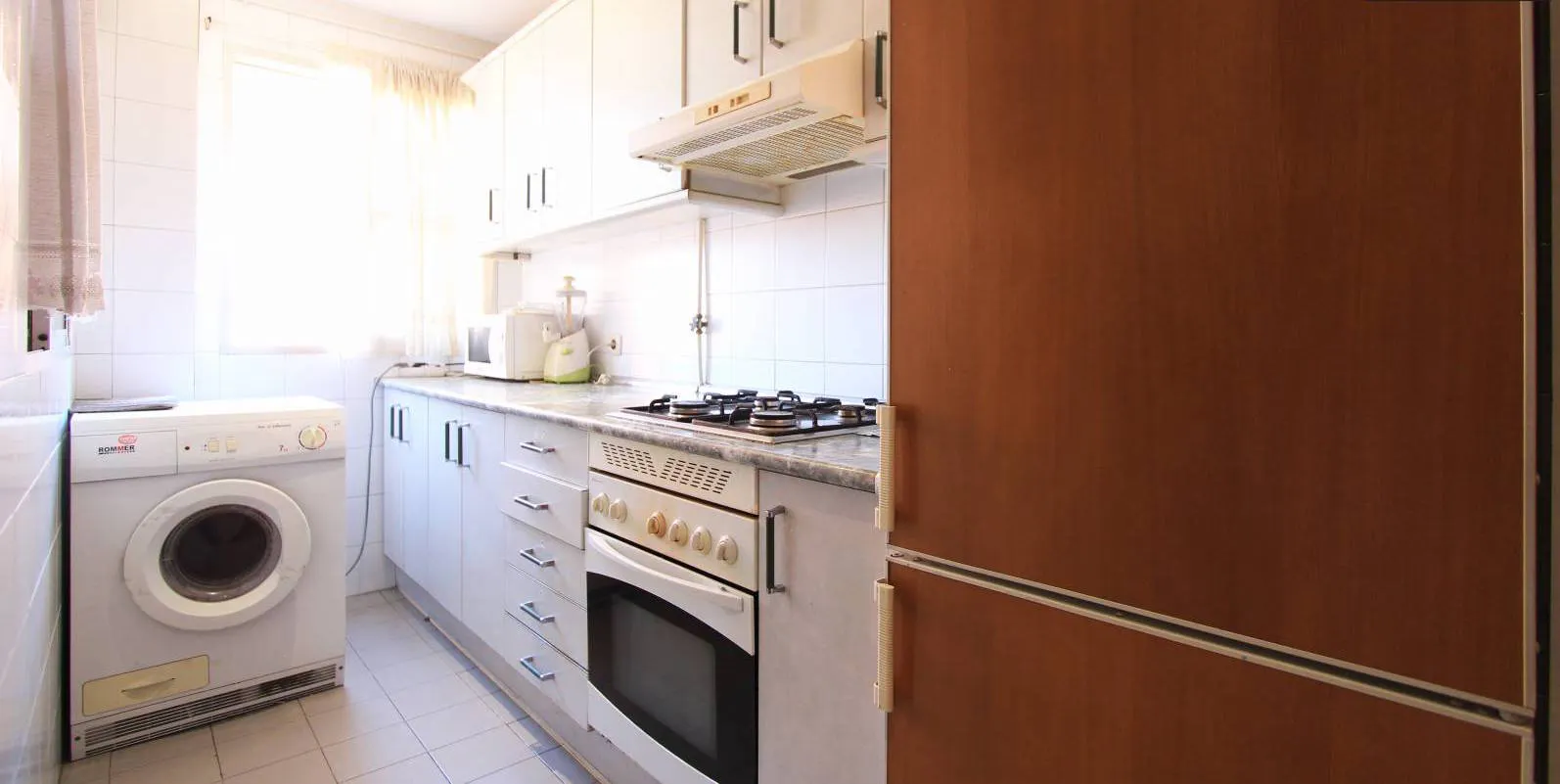 Private room in Avenida de Palomeras, Madrid (640470) COMMON_AREA 1