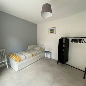 WG-Zimmer for rent for 600 € per month in Rotterdam, Hilledijk
