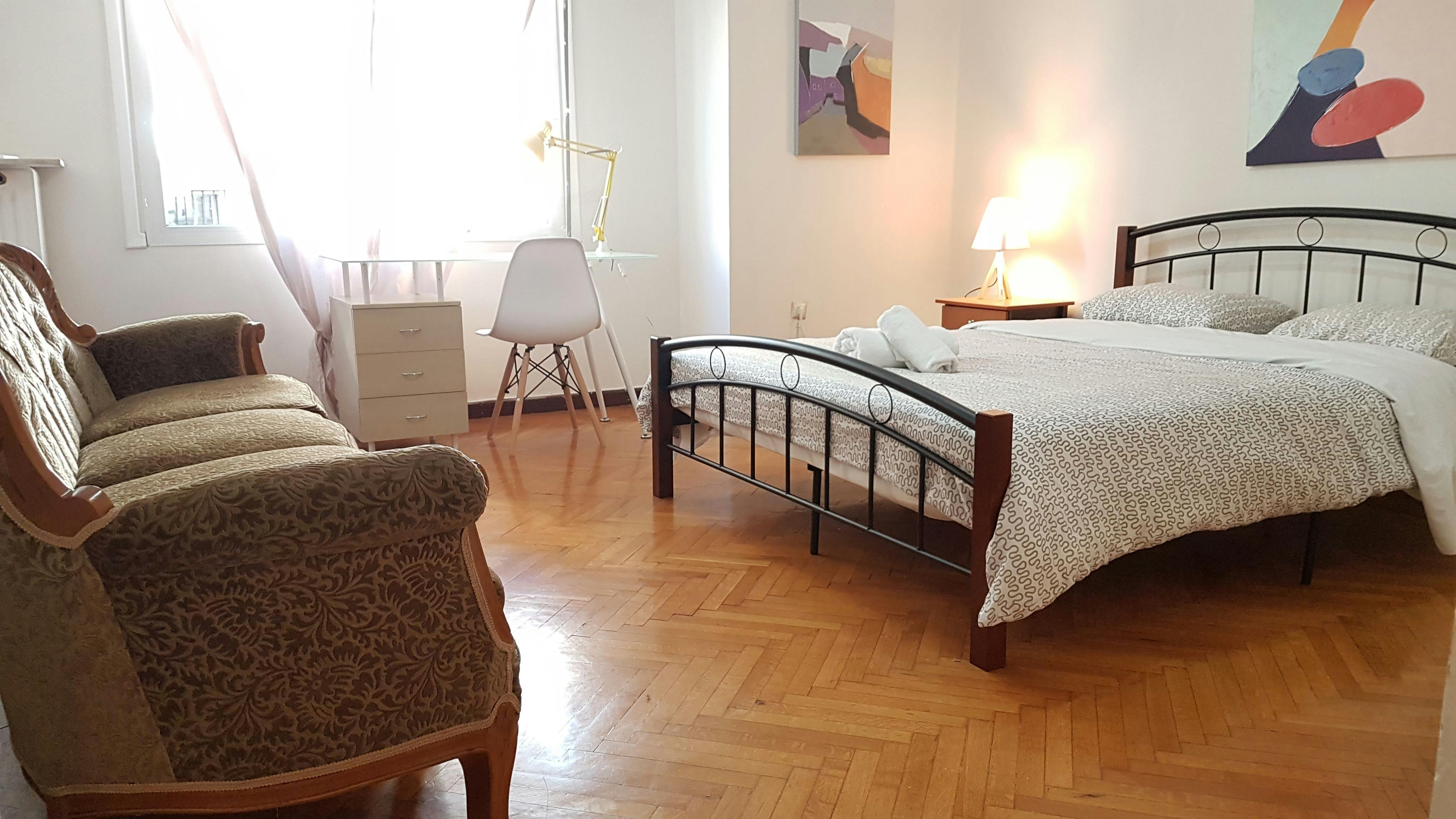 Private room for rent for €400 per month in Athens, Tinou