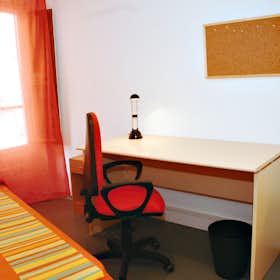 Private room for rent for €295 per month in Alicante, Calle Pozo