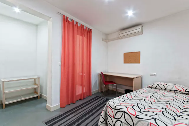 Private room in Calle Pozo, Alicante (652008) room image 1