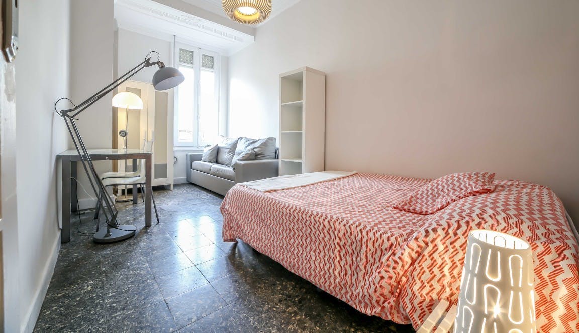 Single room Valencia, 20m² — photo 1