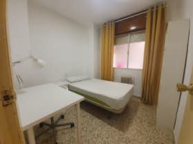 Privé kamer te huur voor € 310 per maand in Granada, Calle Pedro Antonio de Alarcón