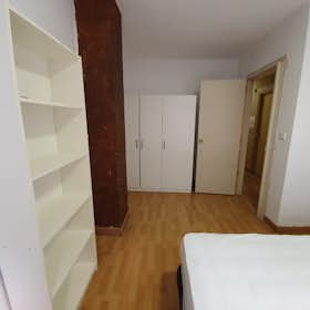Private room for rent for €385 per month in Granada, Calle Pedro Antonio de Alarcón