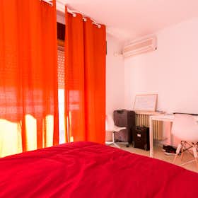 Private room for rent for €435 per month in Granada, Ancha de Gracia