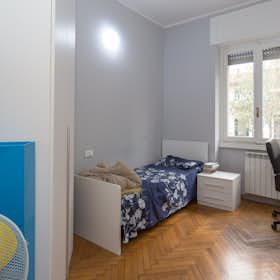 Private room for rent for €635 per month in Milan, Via Ettore Ponti