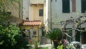 Квартира за оренду для 4 500 EUR на місяць у Pisa, Via Don Gaetano Boschi