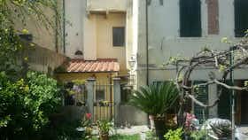 Apartament de închiriat pentru 4.500 EUR pe lună în Pisa, Via Don Gaetano Boschi