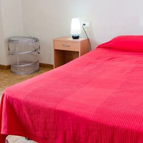 Private room for rent for €300 per month in Valencia, Carrer del Poeta Artola