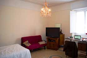 Appartement te huur voor € 900 per maand in Foggia, Via della Repubblica