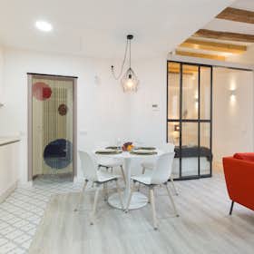 Studio for rent for €1,450 per month in Barcelona, Carrer del Poeta Cabanyes