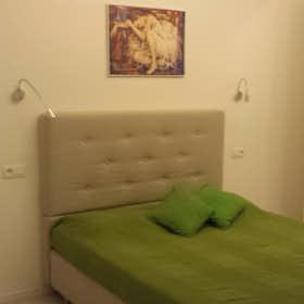 Apartment for rent for €850 per month in Saint-Gilles, Rue Bosquet