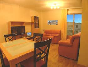 Appartement te huur voor € 690 per maand in Salamanca, Calle Nueva de San Bernardo