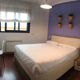 Private room for rent for €795 per month in Madrid, Avenida del Planetario