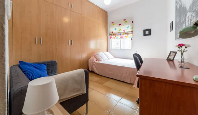 Private room in Carrer d'Eduard Boscà, Valencia (670582) room image 2