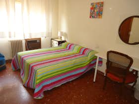 Private room for rent for €250 per month in Córdoba, Calle Doctor Barraquer