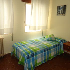 Private room for rent for €215 per month in Córdoba, Calle Doctor Barraquer