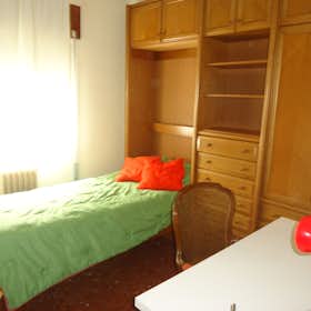 Private room for rent for €210 per month in Córdoba, Calle Doctor Barraquer