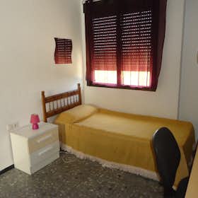Private room for rent for €225 per month in Córdoba, Paseo de la Victoria