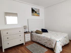 Private room for rent for €360 per month in Oviedo, Plaza Paz