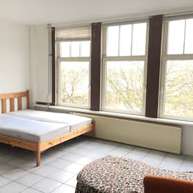 Private room for rent for €840 per month in Rotterdam, Mathenesserdijk