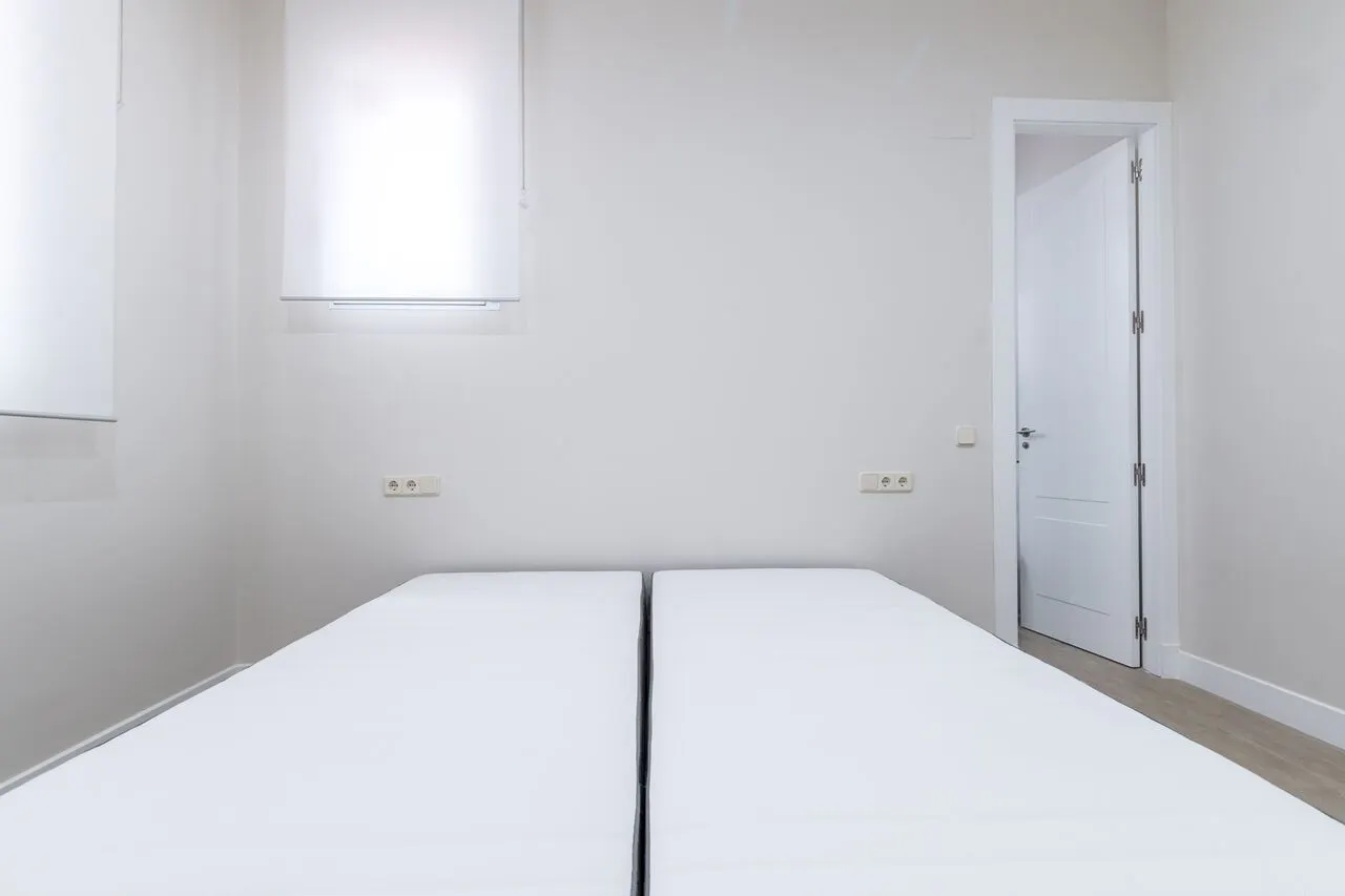 2-Bedroom Apartment in Calle de la Princesa, Madrid (676557) ROOM 1