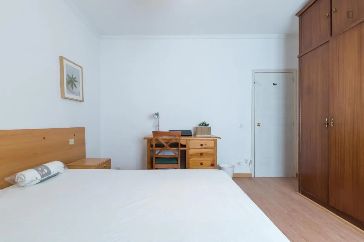 3-Bedroom Apartment in Calle de Chile, Madrid (676561) ROOM 2