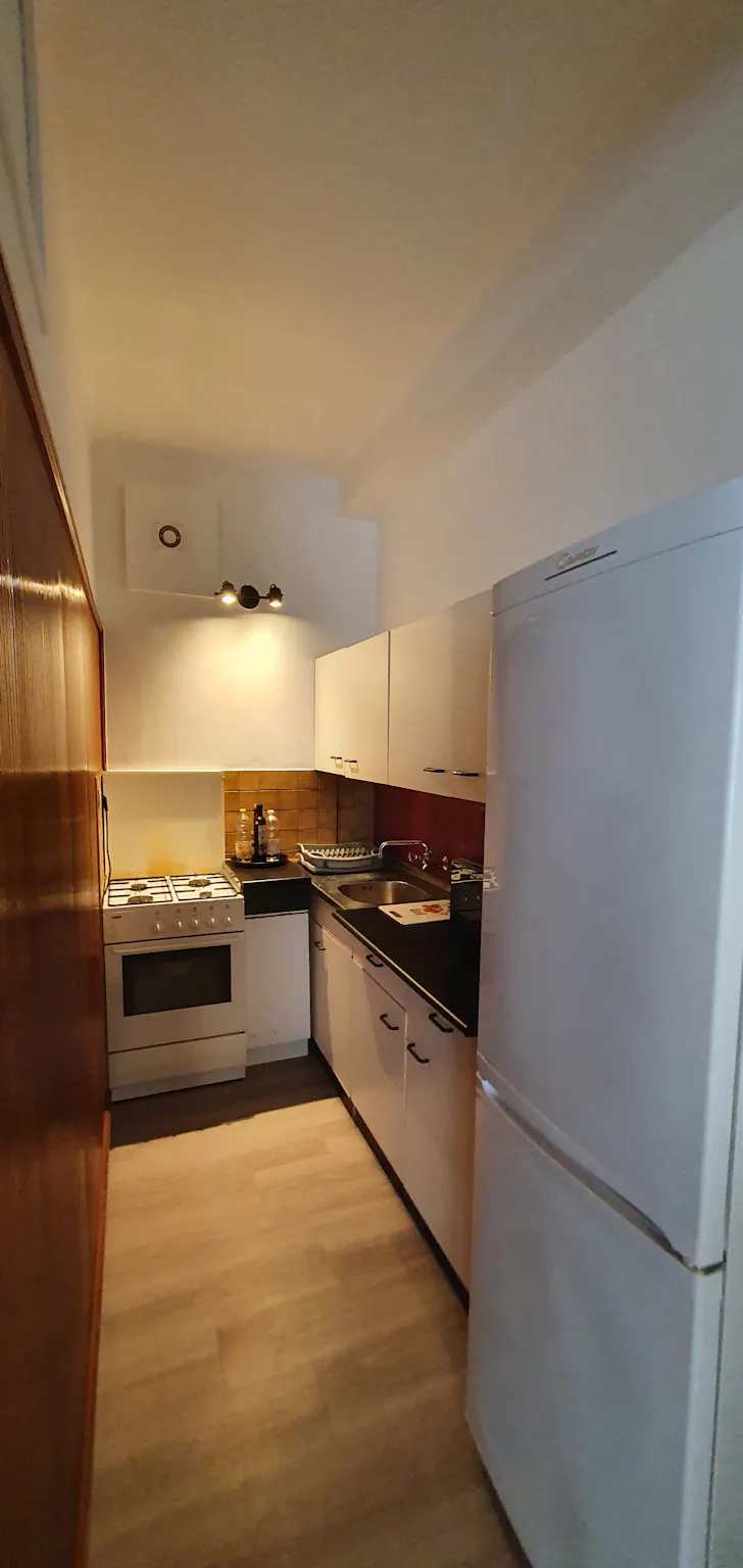 1-Bedroom Building in Rue Defacqz, Saint-Gilles (676703) ROOM 2
