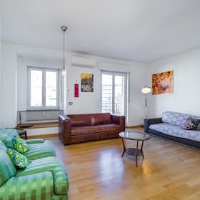 Apartment for rent for €2,100 per month in Milan, Via Emilio Faà Di Bruno