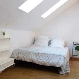 Private room for rent for €700 per month in Valencia, Avinguda del Cardenal Benlloch