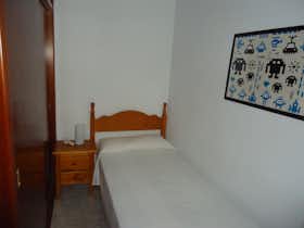Private room for rent for €190 per month in Córdoba, Calle los Omeyas