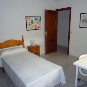 Private room for rent for €230 per month in Córdoba, Calle los Omeyas
